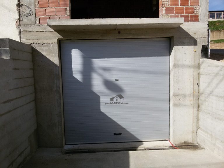 Sekciona garažna vrata